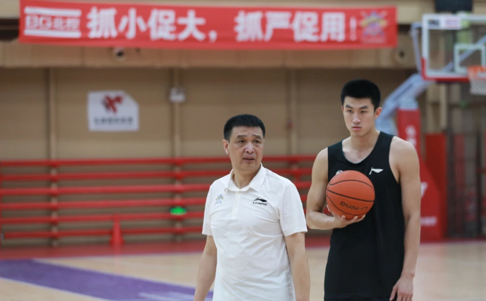 篮球模拟训练中的体能训练解决方案_1